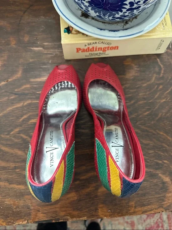 Vintage Red High Heel Pumps with Multicolor Accent - Picture 4 of 6